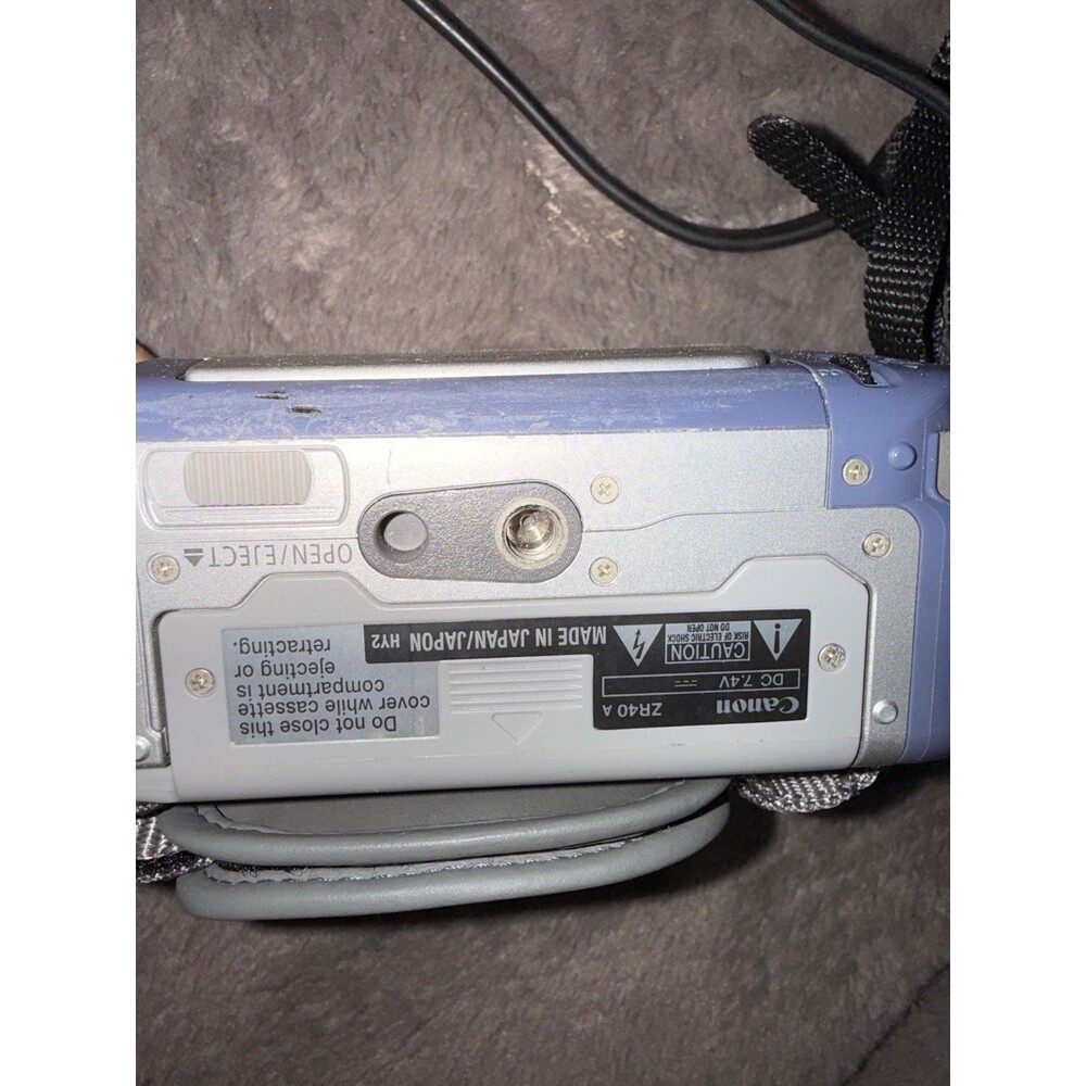 Canon ZR40A MiniDV Digital Camcorder Bundle Charger Remote - Picture 6 of 8